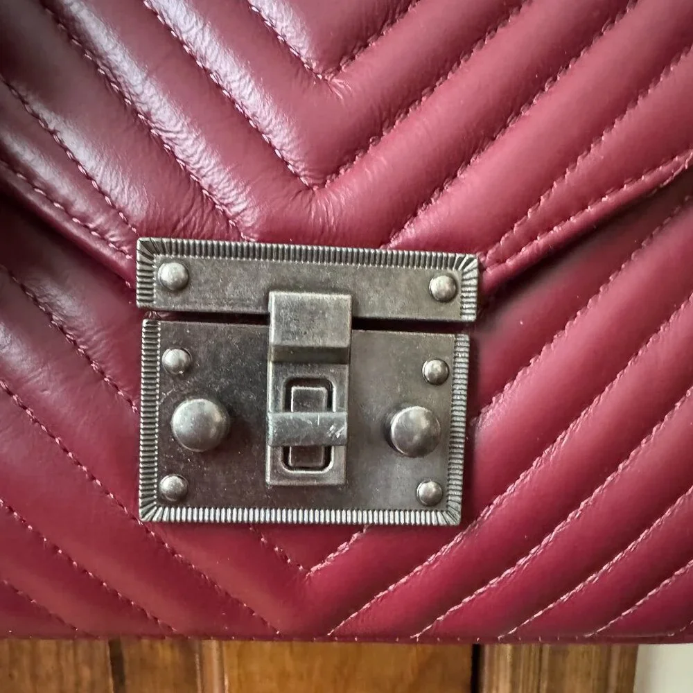 NWT Chiara Ferretti Ruby Leather Shoulder/Crossbody Bag - Picture 4 of 14